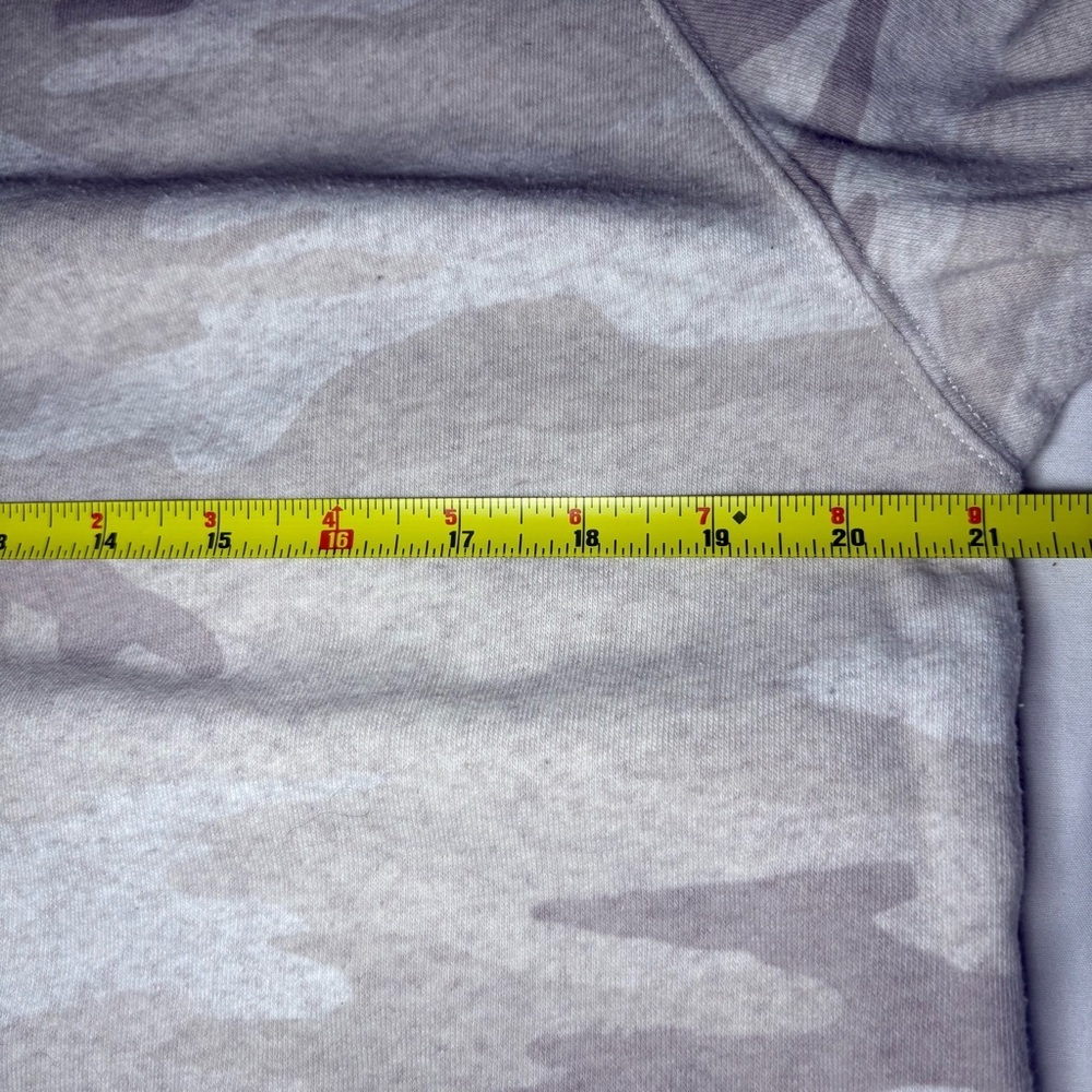 American Eagle Womens Camo Sweatshirt Size XS - Picture 7 of 7
